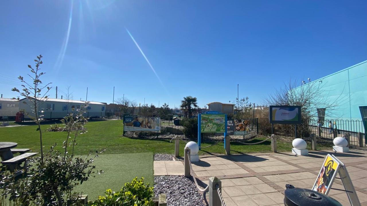 Parkdean Resorts Camber Sands Caravan 2023 Esterno foto